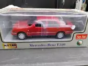 Sun Star Mercedes-Benz E320 1:18 scale 2001 Avantgarde Model metallic Red New