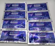 Crest3D White LUXE Whitestrips Professional Whitening Effect 8 Pouches 16 Strips