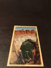 VINTAGE UNPOSTED POSTCARD-VICTORIAN ARCH - BRYCE CANYON NATIONAL PARK - UTAH