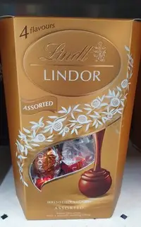 在飛比找Yahoo!奇摩拍賣優惠-9/30前  瑞士蓮Lindt Lindor 綜合巧克力球1