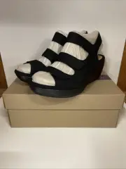 Clarks Reedly Juno Size 8 Black Nubuck Leather Wedge Sandals Soft Cushion NEW