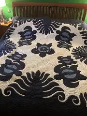 NEW King Hawaiian handmade ￼Quilt. ￼ Two Tone Honu 100% Hand Stitched. 85” X 95”