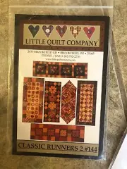 6 Table Runner quilt patterns, Applique and piecing, 6 different patterns in one