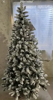 New Puleo 6.5ft artificial Christmas tree w/snow