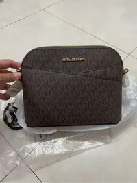 在飛比找Yahoo!奇摩拍賣優惠-全新正品 美國 MICHAEL KORS  MK 咖啡色滿版