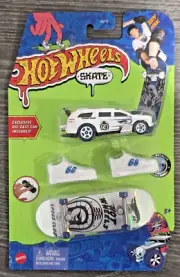 HOT WHEELS / TONY HAWK SKATE TREASURE HUNT NITRO TAILGATER & T.H. SKATEBOARD