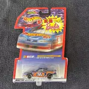 Hot Wheels Racing #44 Kyle Petty KB Toys Barbie #23615 1:64