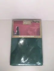 Kohls “Make the Season Bright” Holiday Oval 60” x 102” Green Jacquard Tablecloth