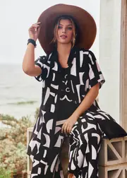 [TS] Taking Shape Natural Monochrome Shirt Size 10 in Print, Viscose - Plus Size Women's Tops & T Shirts Print