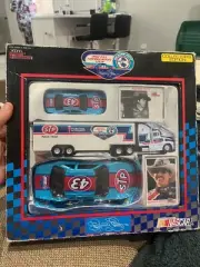 Racing Champions 1992 Fan Appreciation Tour Richard Petty Collector’s Edition