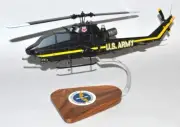 US Army Bell AH-1F Cobra Aviation Heritage Fdn Desk Top Model 1/32 SC Helicopter