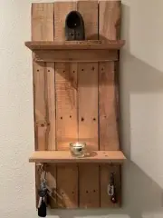Reclaimed Pallet Wood Wall Shelf Key Rack Rustic Farmhouse Decor 22" x 17.5"