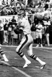 Jeff George Atlants Falcons drops back to pass 1990s Old Photo