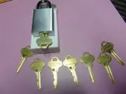 1 NEW GMS PADLOCK WITH IC SCHLAGE AND 7 C123 AND CON. KEYS LOCKSMITH