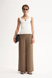 Eleanor Pant Mocha Size 4 | Elka Collective