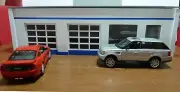 -Custom Made Model Garage/Gas Station/Store/Office 1/18 model Diorama
