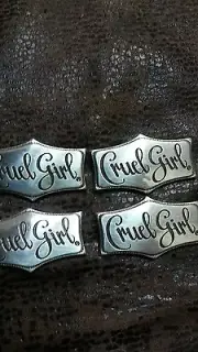 Cruel Girl 4 Conchos With Screws