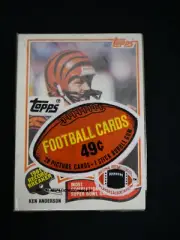 1982 TOPPS FOOTBALL FACTORY SEALED CELLO PACK W/ KEN ANDERSON & JACK HOLMES