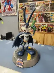 Iron Studios Bugs Bunny/Batman 1/10 Statue. Sace Jam. Mint In Box
