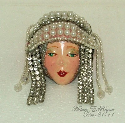 Artist Arturo E.Reyna LADY FACE HEAD PEARLS RHINESTONE HandPainted Porcelain Pin