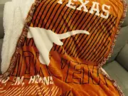 UT Texas Longhorns Oversize Reversible Cloud Sherpa Throw Blanket w Super Ruffle