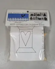 The Picket Fence Wood Topper For Calendar Quilts - Spool With Heart