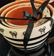 Terramotto Nesting Bowls 3 Pc Set with 6" Cat, 4" Spider & 5"Spooky Pumpkin
