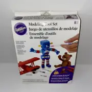 NEW Wilton Modeling Tools Set for Fondant & Gum Paste 7 Tools with Storage Case