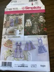 Simplicity 2748 Apron Christmas Tree Ornaments Sewing Pattern Andrea Schewe