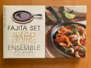Fajita Set -- 2 pieces (9.5" Skillet with Wood Base) -- BRAND NEW!