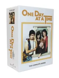 在飛比找Yahoo!奇摩拍賣優惠-活在當下 One Day At A Time 27DVD 高