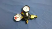 Chudnow Mfg Compressed Gas Regulator With Gauges