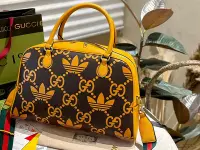 在飛比找Yahoo!奇摩拍賣優惠-【二手】  GUCCI&am;adidas 聯名系列 新款 