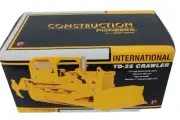 2002 NIB First Gear International Harvester TD-25 Crawler 1:25 Diecast Model NEW