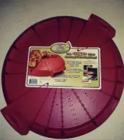 Brand New EZ Slice Pizza Cutting Guide And Serving Tray. Red.