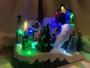 NEW~SNOWY DAY SLEDDINGTABLETOP LIGHTED ANIMATED MUSICAL SCENE SLEDS GO UP&DOWN