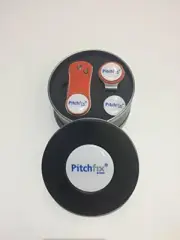 Pitchfix Divot Tool and Hat Clip Round Tin with markers, ORANGE