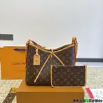 （折疊盒??）SIZE：30*20CML家 七月新款CARRYALL，帶有蝴蝶結的腋下包喜歡嗎，內附一只收納零錢包，性價