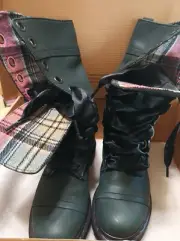 Dr. Martens Women's Triumph 1914 W Boots US W 7 Black with Plaid Lining
