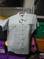 Airwalk Sz Medium Mens Casual Short Sleeve Snapped Button Closure Shirt Overcast