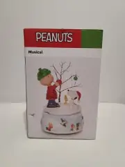 Charlie Brown and Snoopy Snowy White Glitter 7 X 5 Resin Holiday Musical Figurin