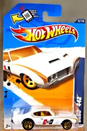 2012 Hot Wheels #145 HW Performance 5/10 OLDS 442 White w/Gold 5 Spoke Wheels