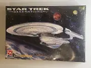 Amt STAR TREK GENERATIONS ENTERPRISE B 1/1000 Model Kit
