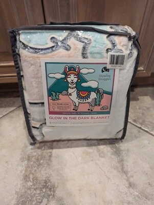 GLOWING SNUGGLES Premium Glow in The Dark Llama Blanket - New In Bag