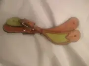 Plain spur straps by Alamo Saddlery. Lime suede inlay. Ladies' size.
