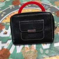 在飛比找蝦皮購物優惠-🦋想飛 👛二手TOD’S黑色短夾👛 TODS 黑色短夾 真皮