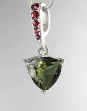 Faceted 8 mm MOLDAVITE Trill Cut with Garnet 925 Silver Pendant with COA