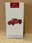 Hallmark Keepsake 2022 Ornament 1947 Chevrolet Fire Engine Fire Brigade & Light