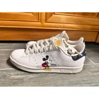 在飛比找蝦皮購物優惠-愛迪達Adidas x Disney 米奇 米妮 GW225