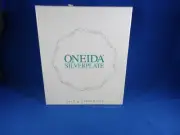 New Vintage Oneida Chippendale Salt & Pepper Shakers Silverplate Please Read